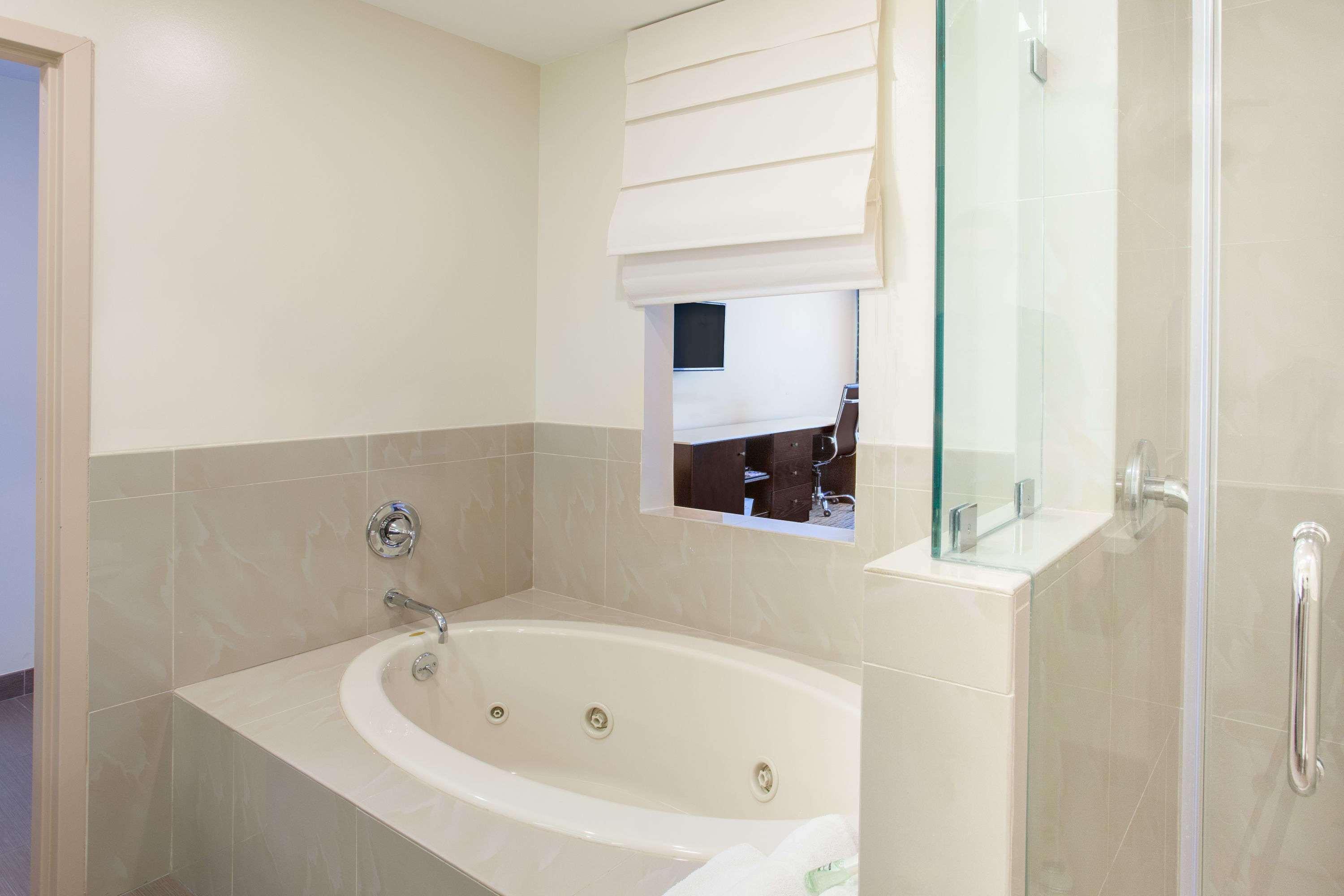 Ramada By Wyndham Culver City Los Angeles Extérieur photo