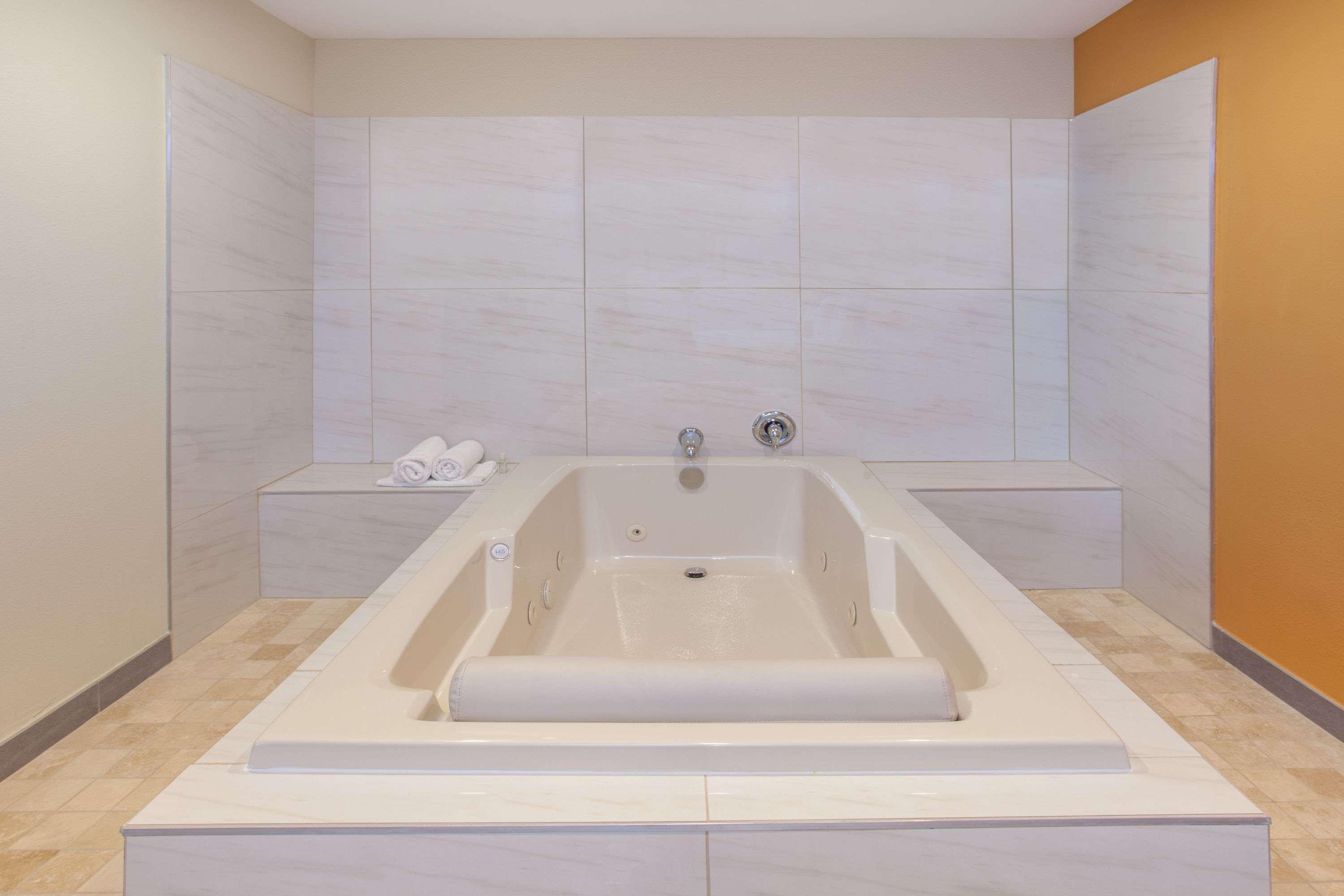 Ramada By Wyndham Culver City Los Angeles Extérieur photo