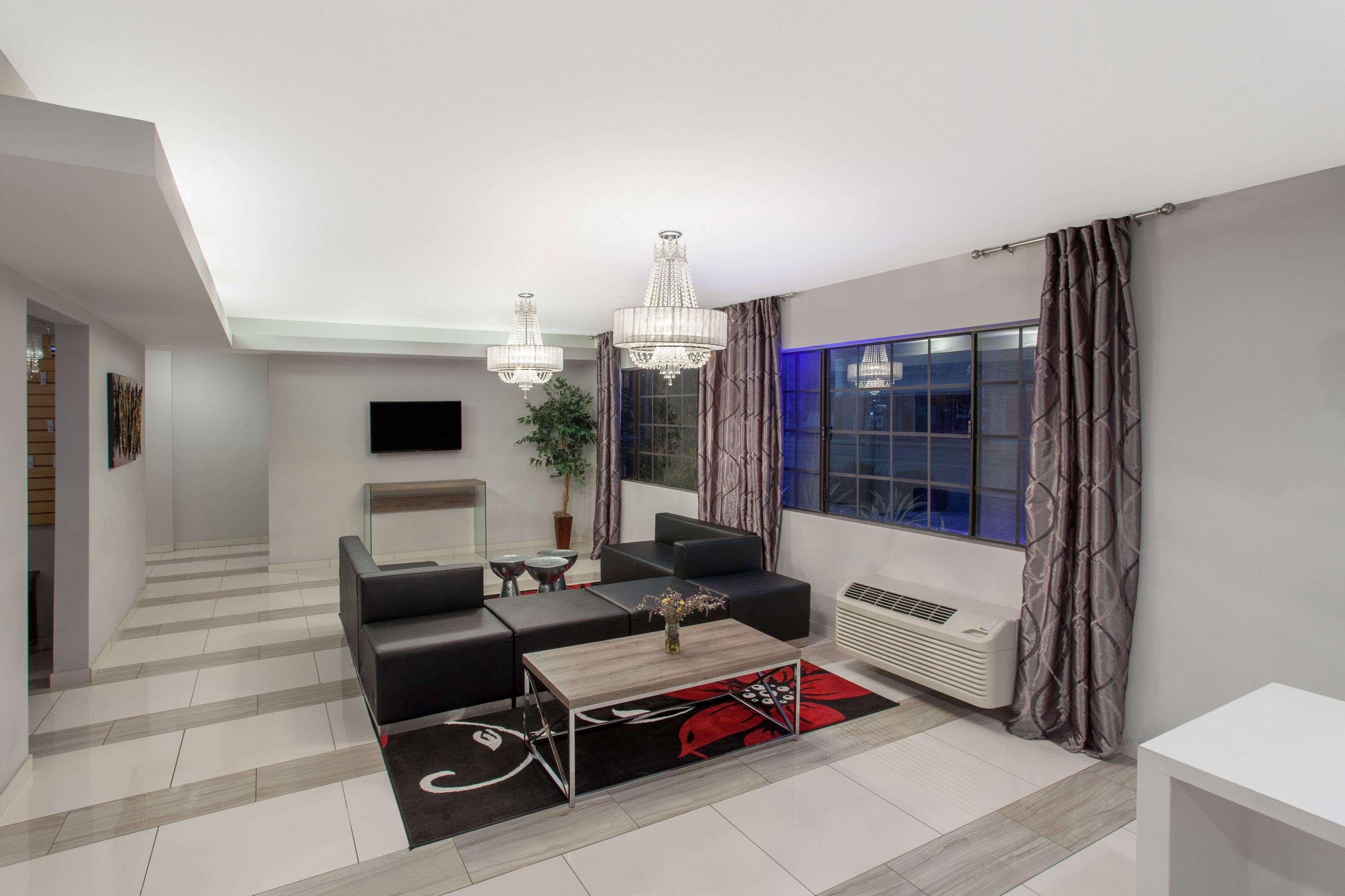 Ramada By Wyndham Culver City Los Angeles Extérieur photo